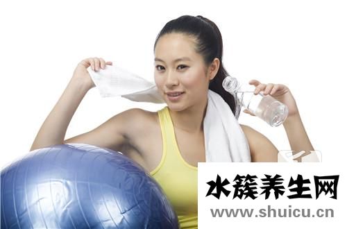 愛出汗是怎么回事