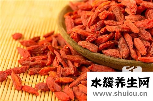 枸杞子泡酒喝的功效