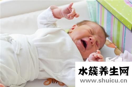 寶寶吐奶怎么回事