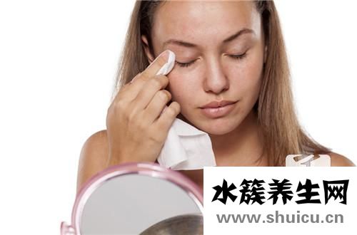 上眼皮腫是怎么回事