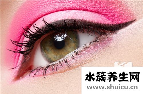 眼角里面長了個(gè)紅肉坨