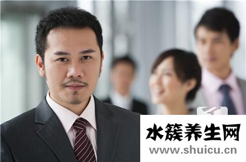 男生厚嘴唇變薄小竅門