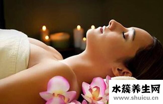 乳房上長(zhǎng)黑色的斑點(diǎn)是什么原因