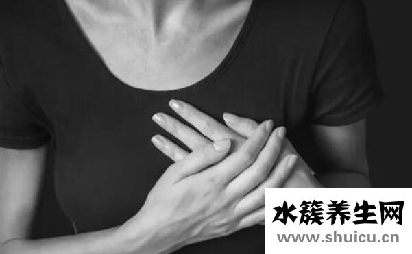 乳房上長(zhǎng)黑色的斑點(diǎn)是什么原因