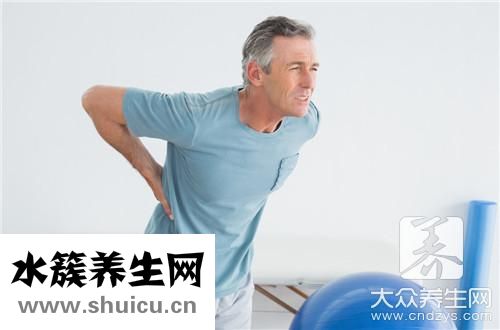 后背上半部分中間疼痛