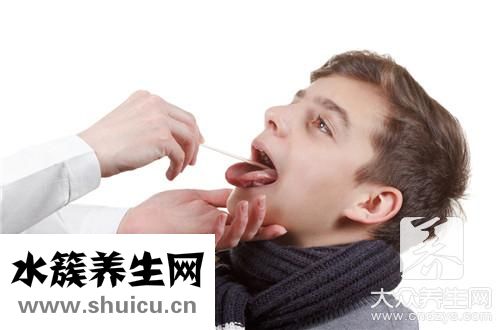 喉嚨上有白色米粒同