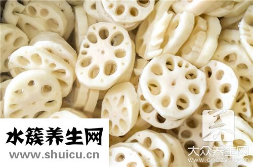 蓮藕玉米燉豬蹄