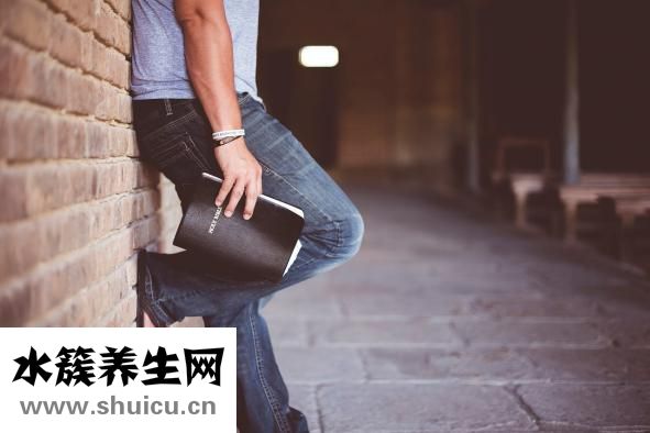 膝蓋后面的腿窩筋痛