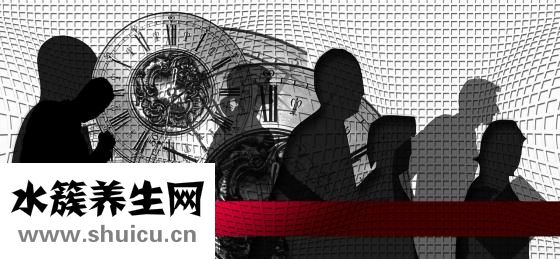 眼睛腫是怎么回事