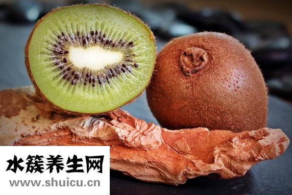 一個(gè)足一個(gè)皮