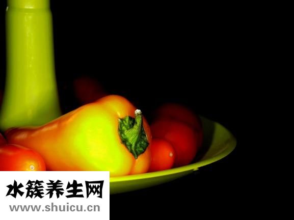 一個(gè)足一個(gè)皮