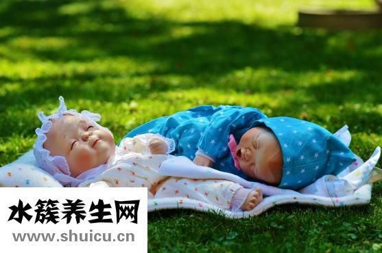 新生兒睡覺姿勢