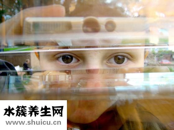 眼睛長針眼怎么辦