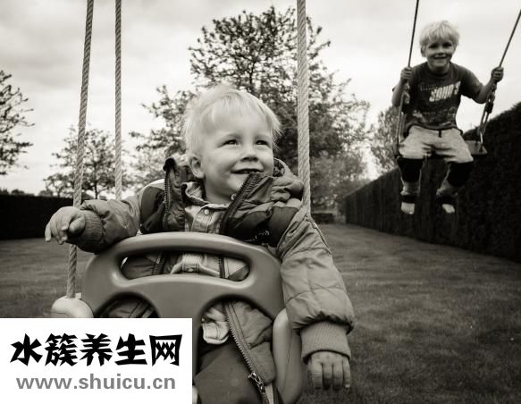 玩熟睡的小嫩腳