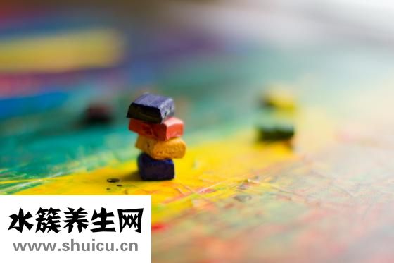 牙根發黑是怎么回事