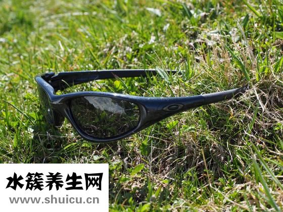 眼袋黑眼圈怎么消除