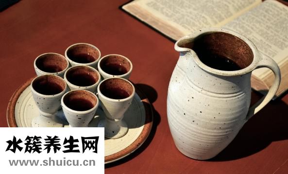 牙根部發(fā)黑圖片