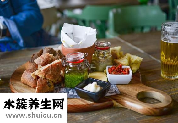 嘴唇發白是什么原因