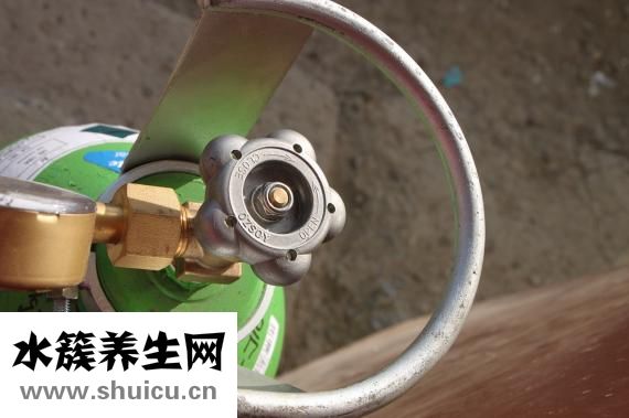 放屁多是什么原因