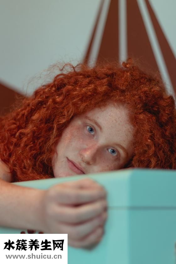 頭發干枯毛躁怎么辦