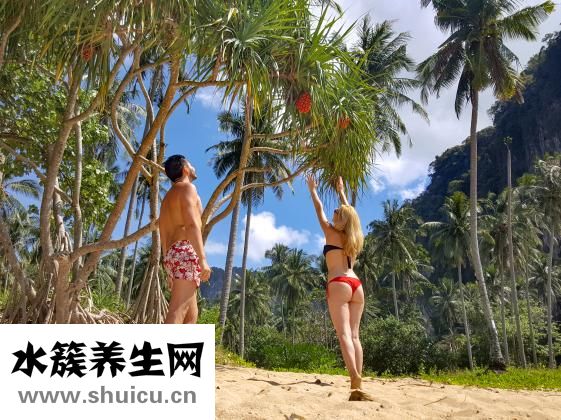 嘴唇干是怎么回事