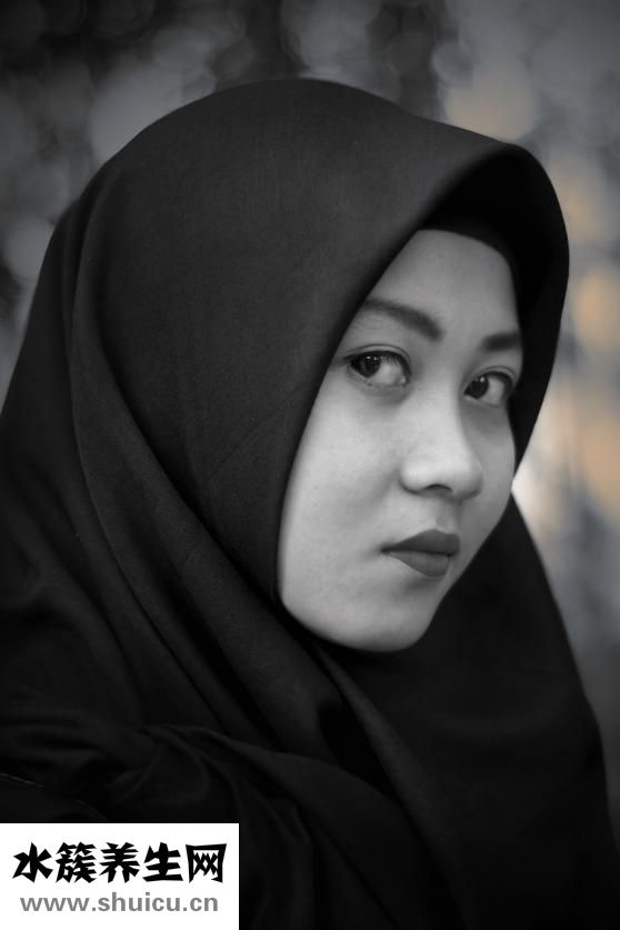 臉上長小痘痘怎么辦