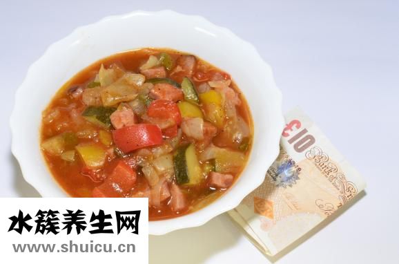 小便黃是怎么回事