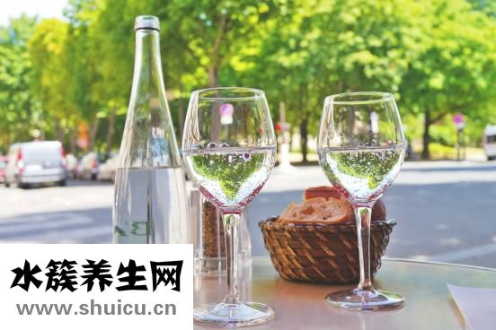 一箱礦泉水多少瓶