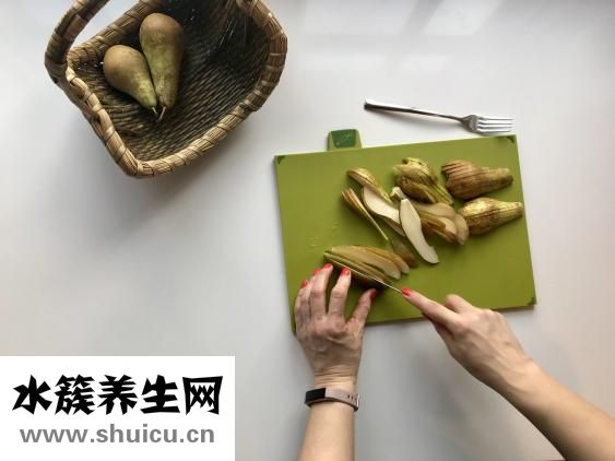 冰糖燉梨怎么做