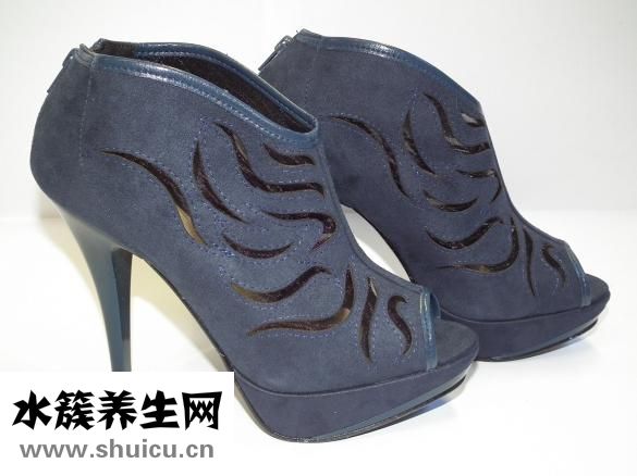 衛(wèi)衣搭配什么褲子