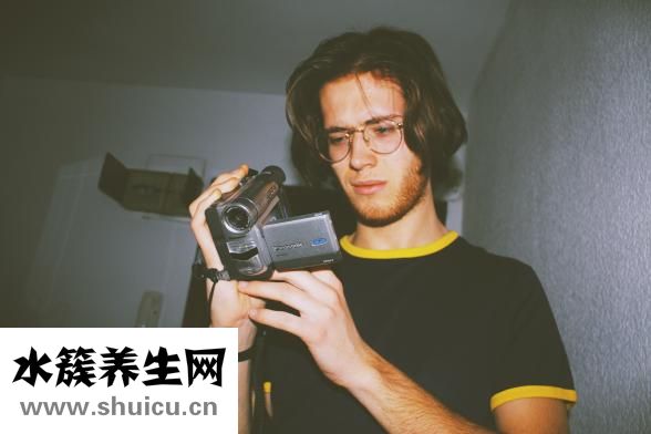 臉發(fā)熱是怎么回事