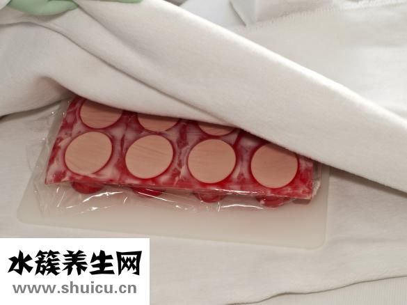 膚色暗黃穿什么顏色