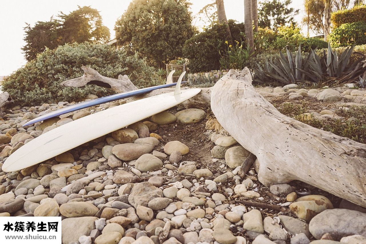 眼角長斑怎么辦