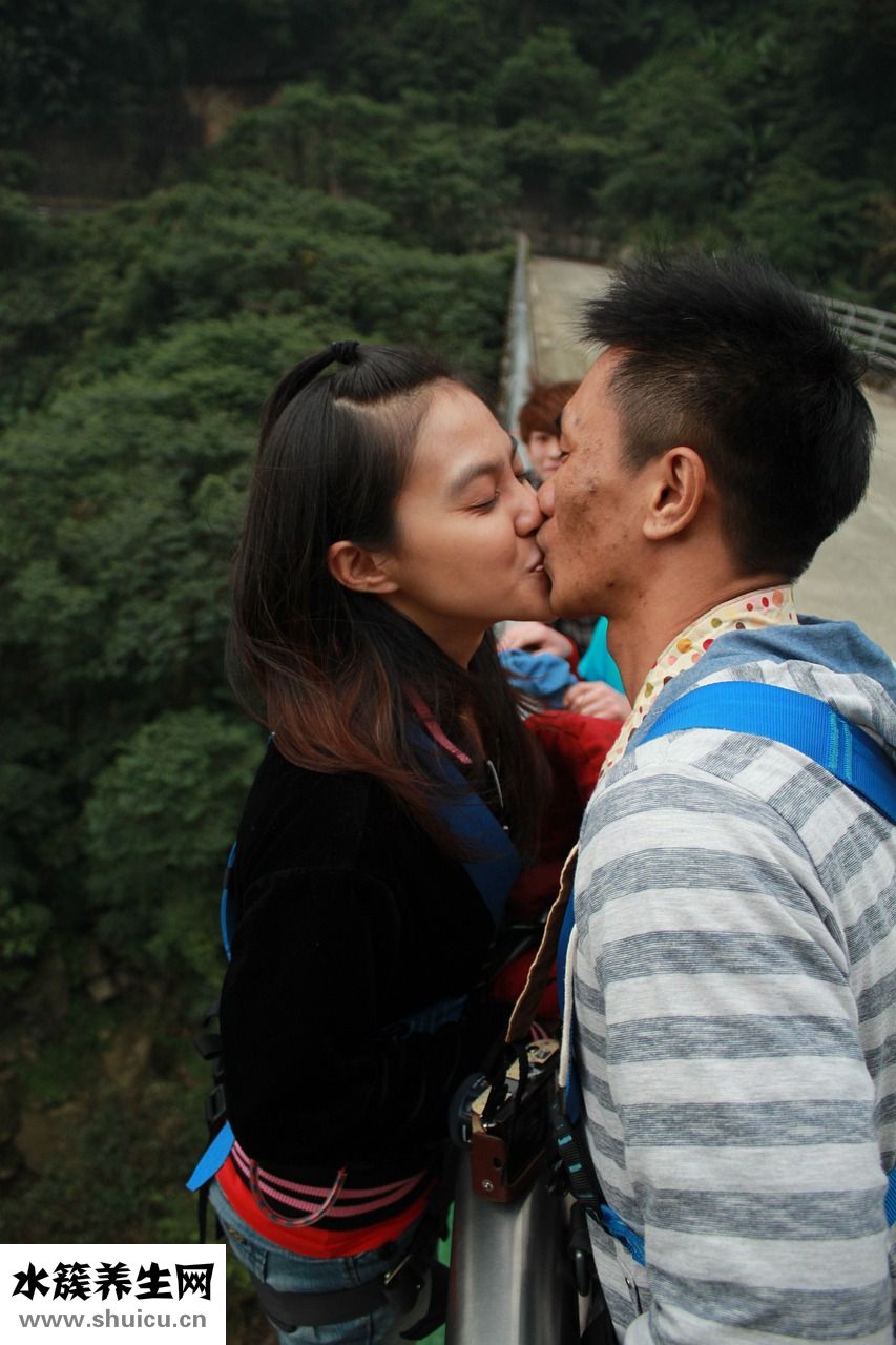 接吻魚不怎么動(dòng)