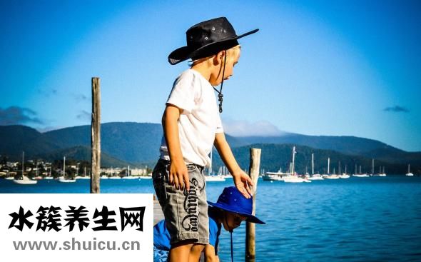 孩子拉肚子吐怎么辦