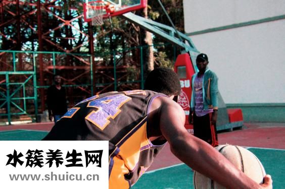 打籃球腰疼怎么回事