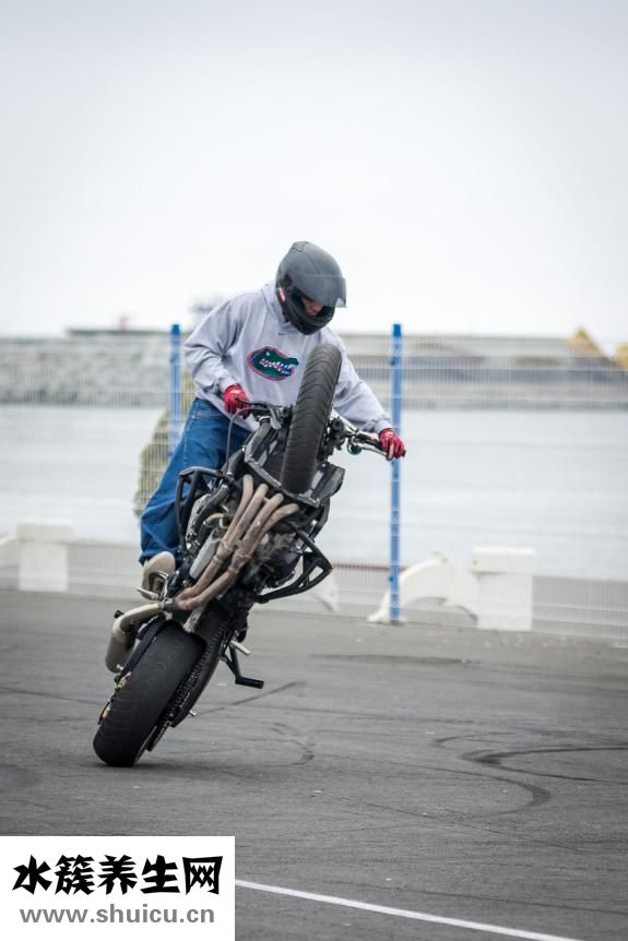 屁股大腿粗怎么減肥