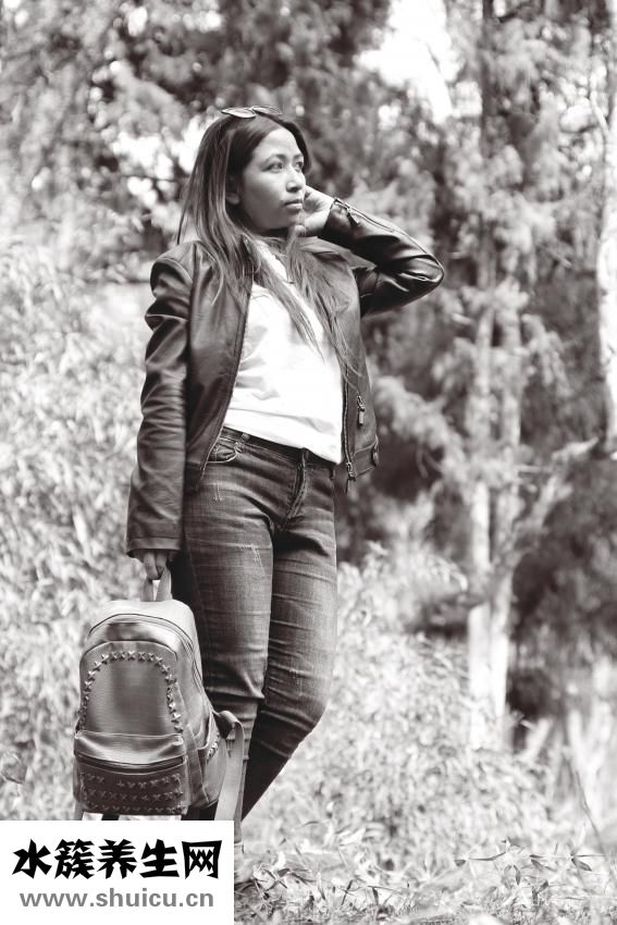 怎么給照片戴假發