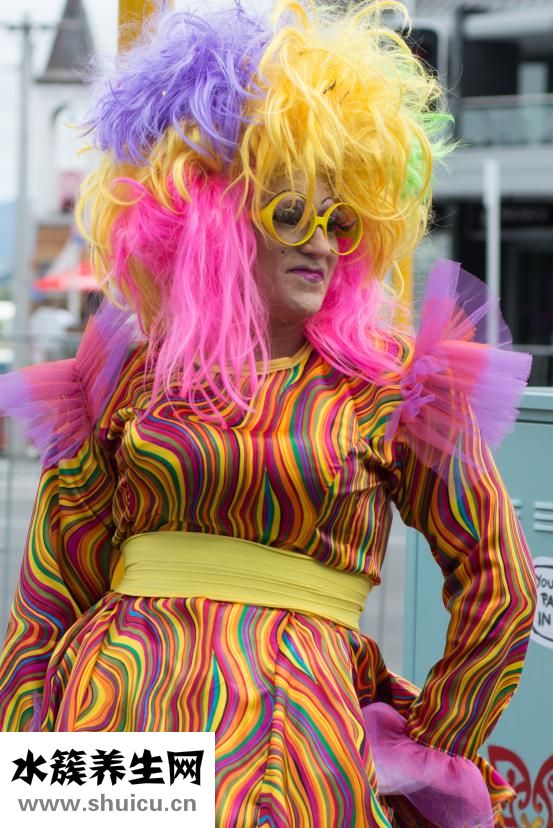 奶茶色頭發怎么做