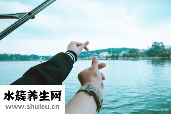 男生頭發直怎么辦