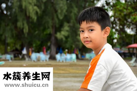 男生頭發怎么變蓬松