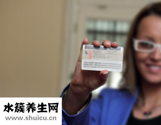 胸前不適是怎么回事