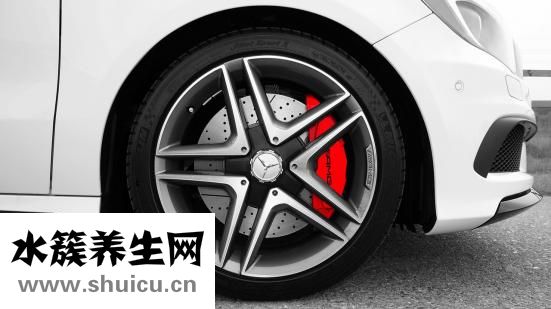 玻尿酸豐唇淤血怎么