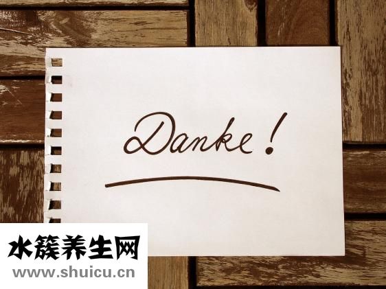 怎么形容怪笑聲