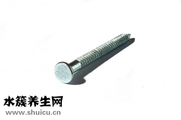 在墻上怎么釘釘子