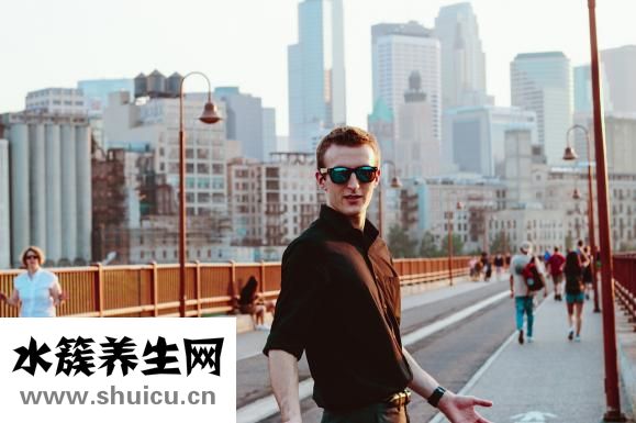 自己怎么弄出耳結石