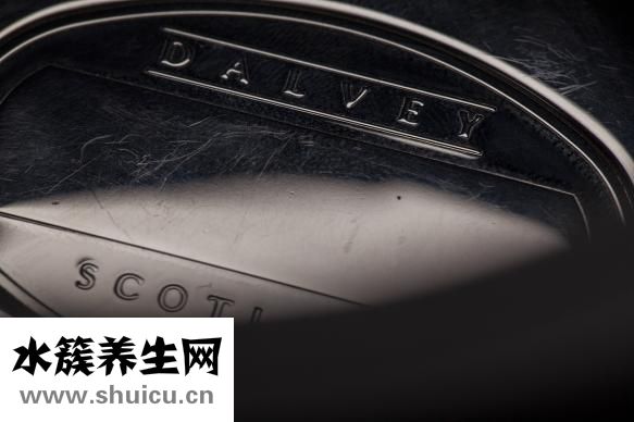 頭發(fā)怎么綁的