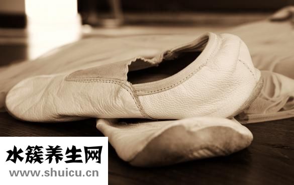 衣服上梨水怎么洗