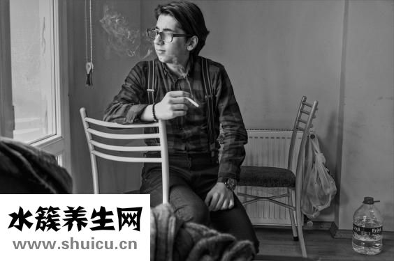 金錢樹換盆怎么澆水