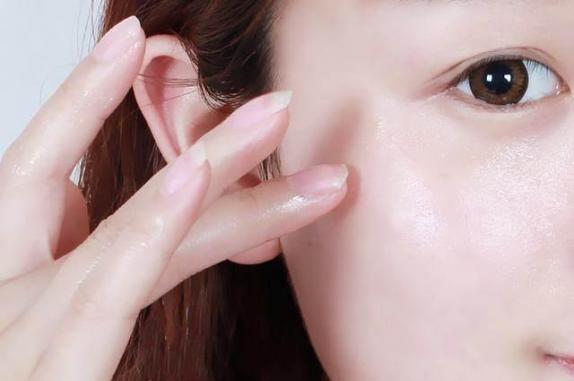 維生素e直接涂臉可以淡斑嗎（維生素e擦臉需要清洗嗎）